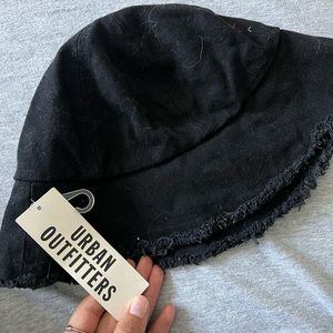 urban outfitters bucket hat
